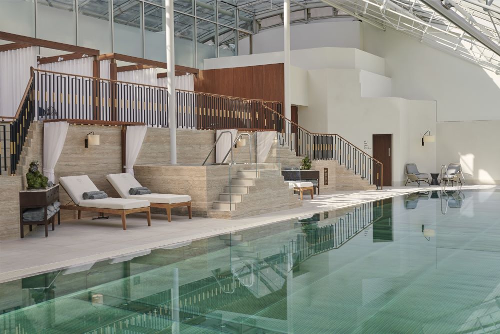 Jumeirah Carlton Tower hotel pool