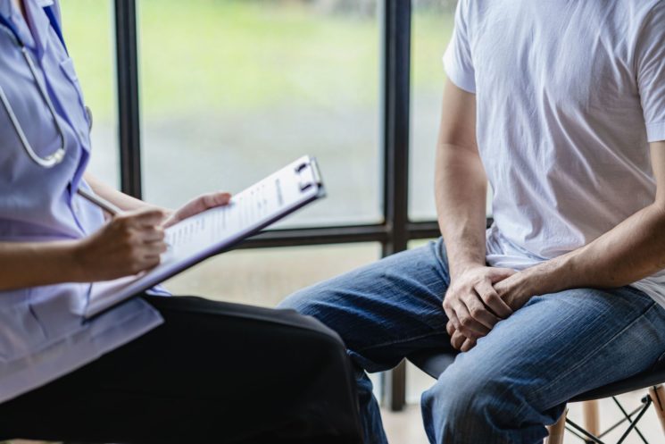 A patient consultation about testicular cancer