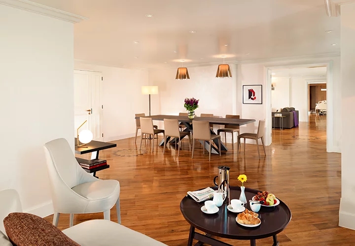 Our luxury suites_Royal